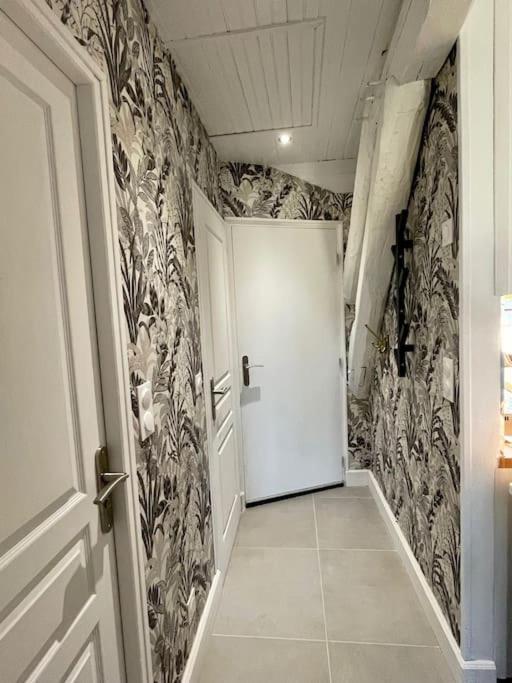 Appartement En Plein Centre Ville ミリ・ラ・フォレ エクステリア 写真