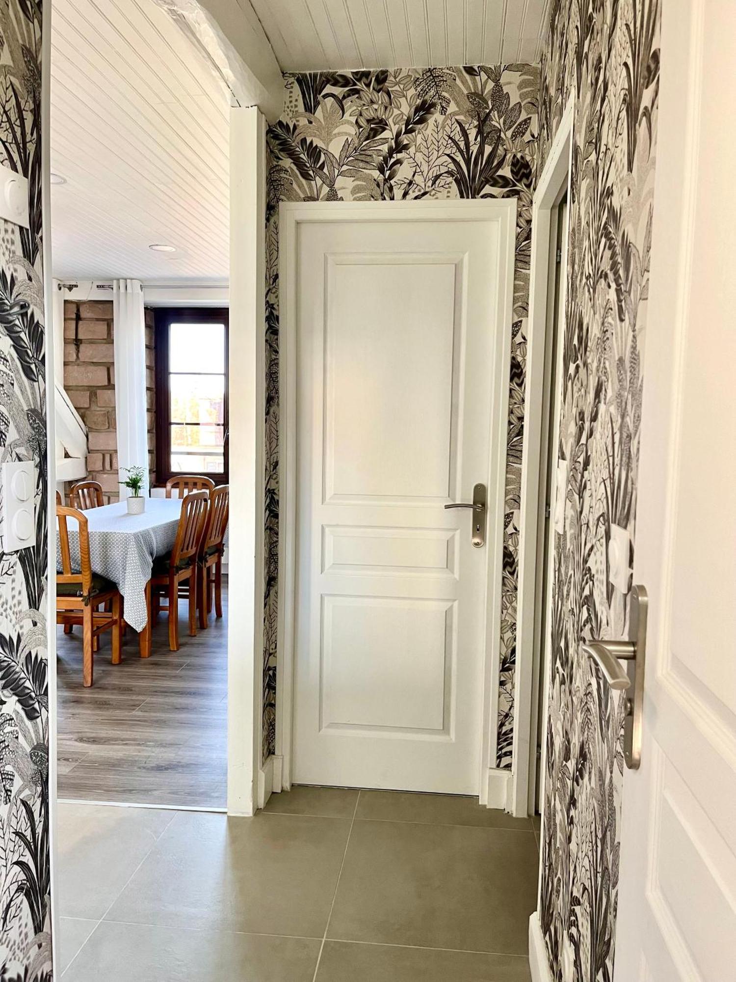 Appartement En Plein Centre Ville ミリ・ラ・フォレ エクステリア 写真